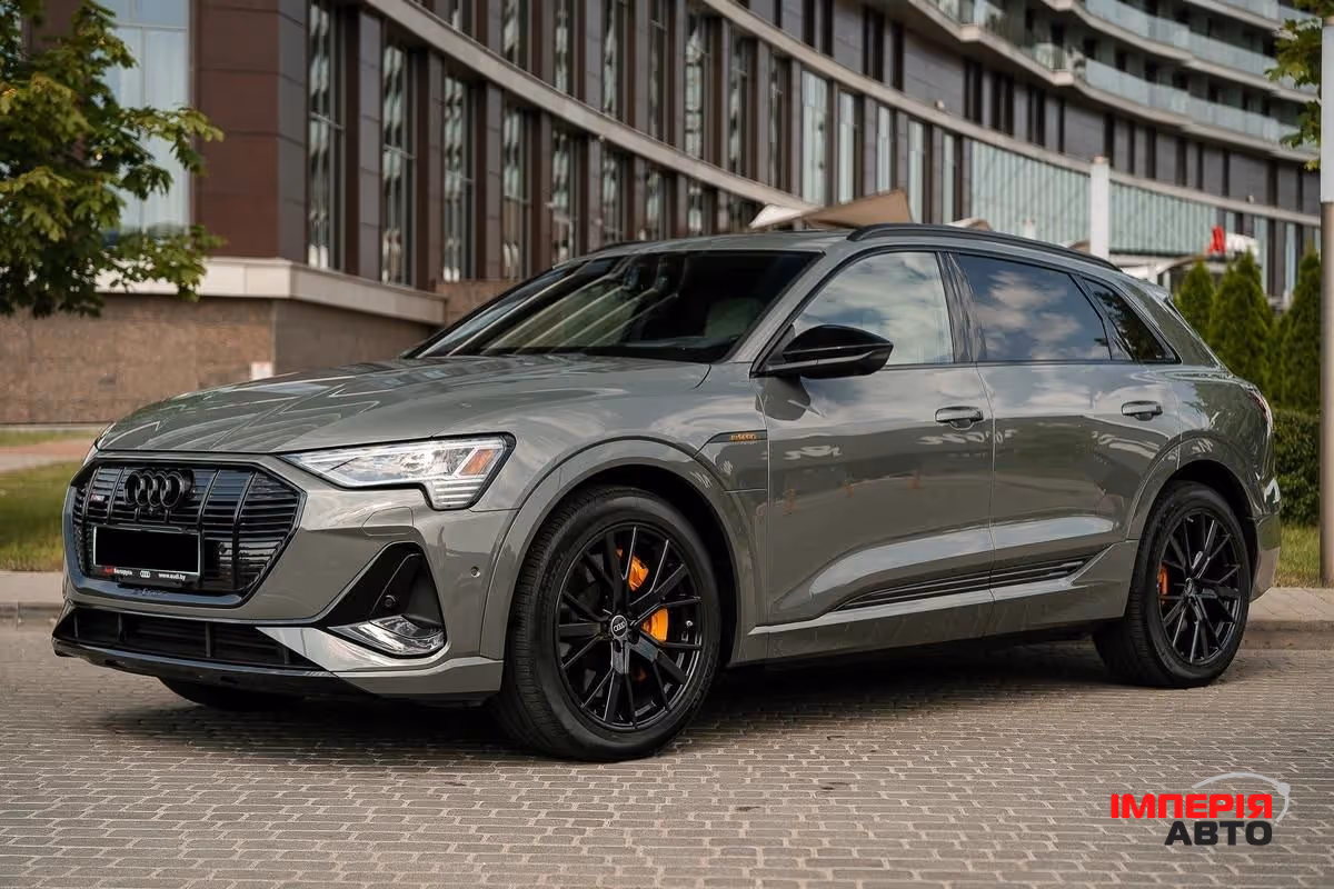 Audi e-tron - фото 4