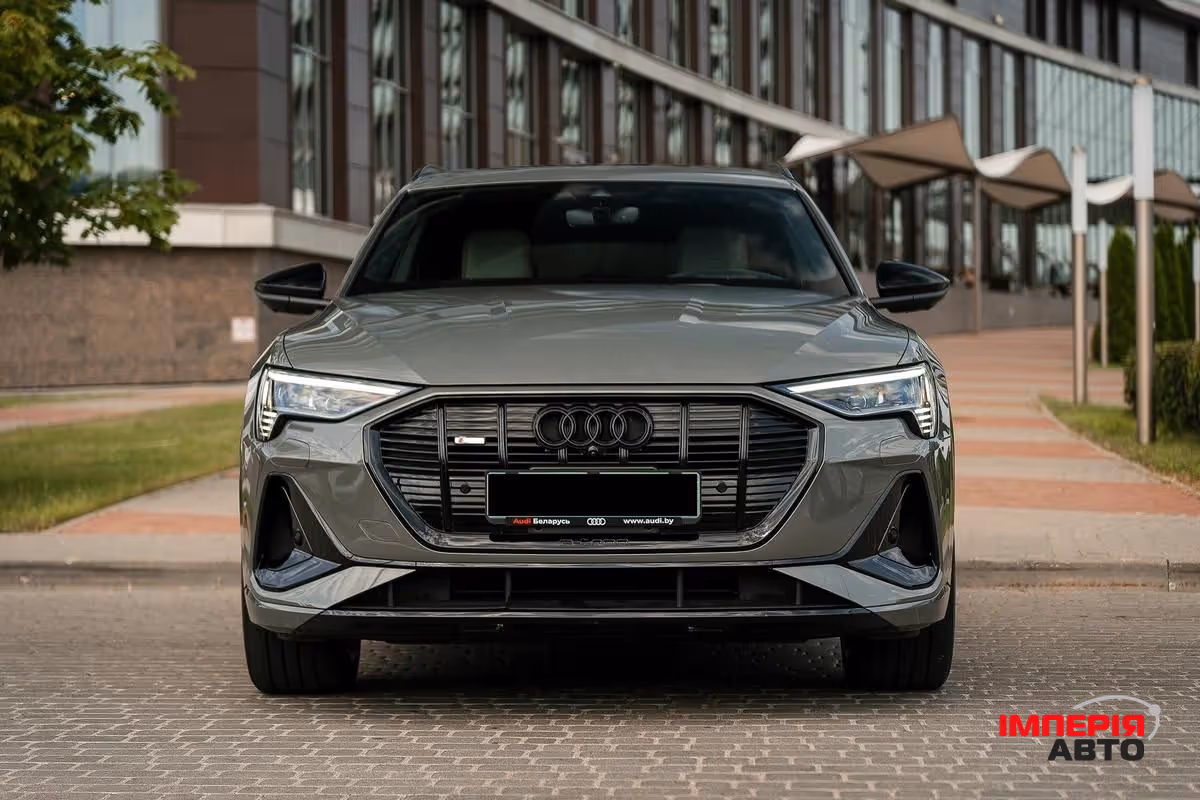 Audi e-tron - фото 2
