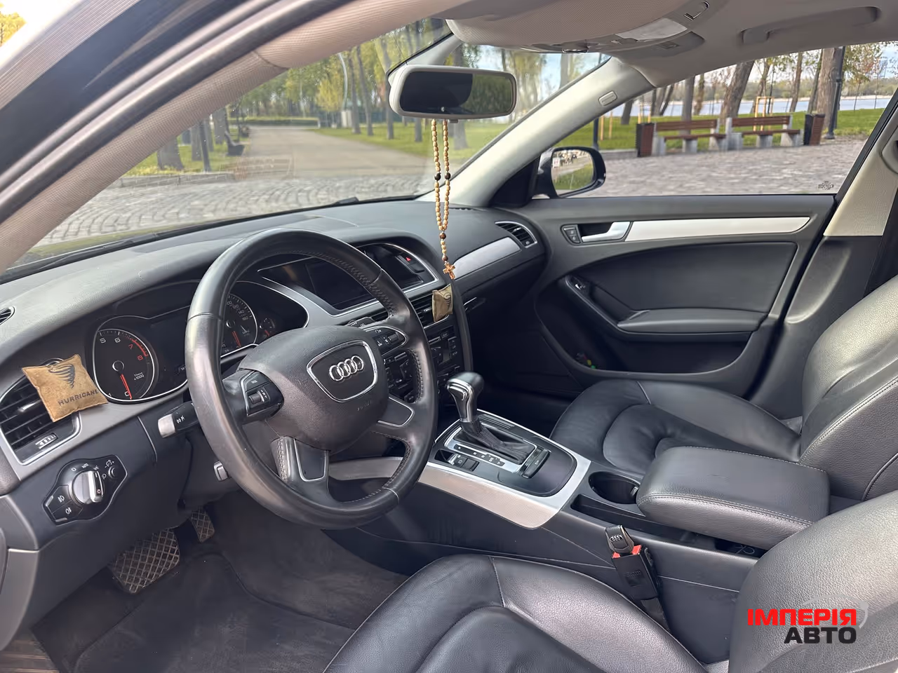 Audi A4 - фото 5