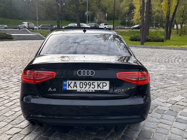 Audi A4 - фото 3