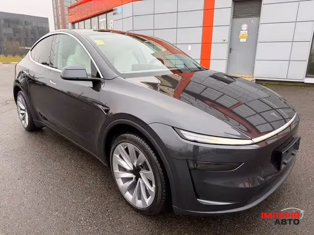 Tesla Model Y - фото 6