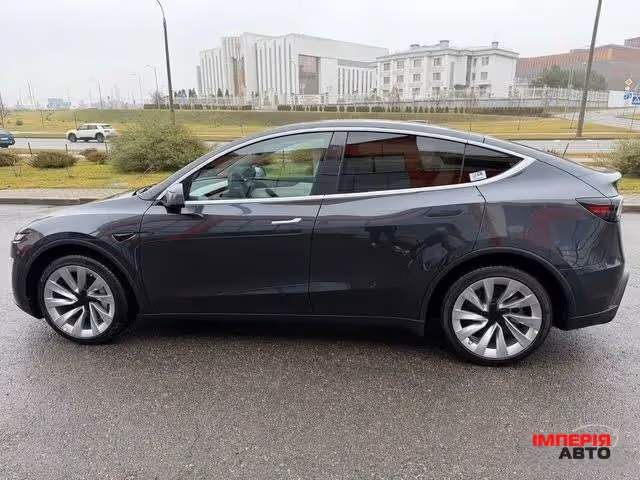 Tesla Model Y - фото 13