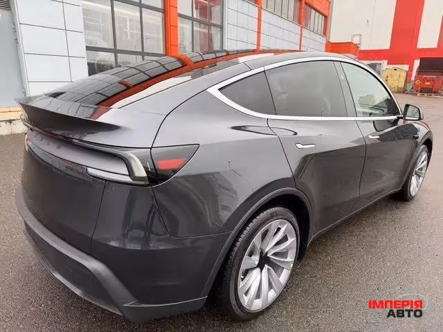 Tesla Model Y - фото 10