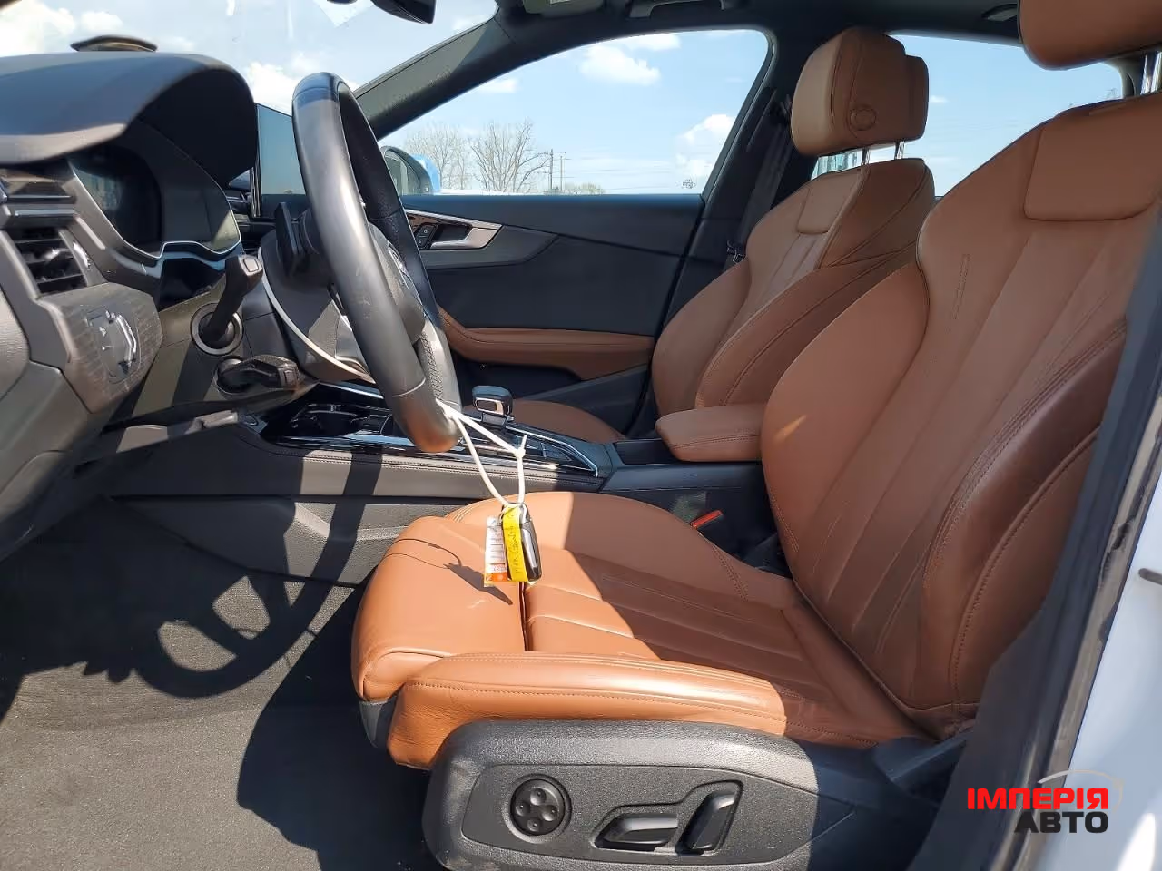 Audi A4 - фото 8