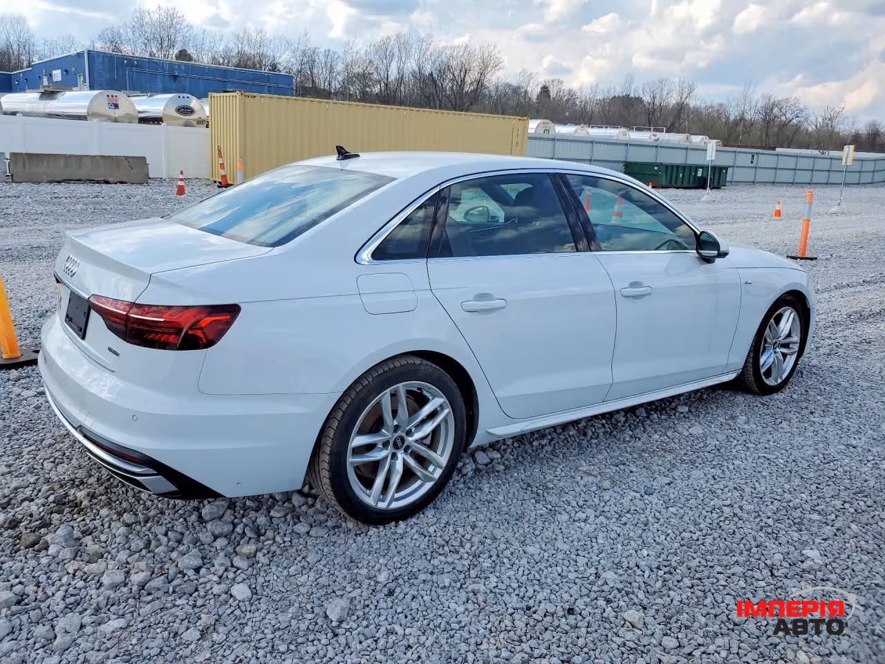Audi A4 - фото 4