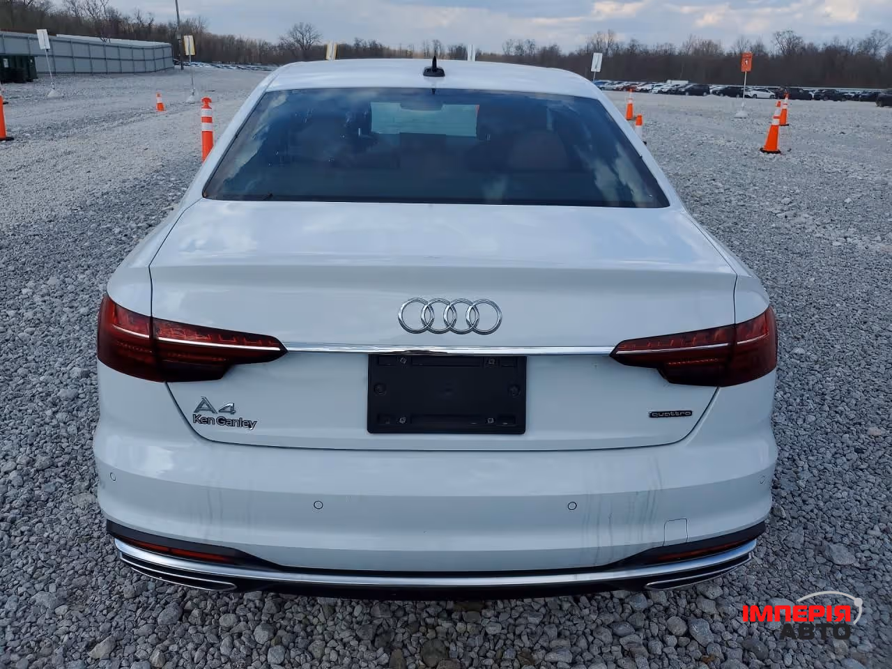 Audi A4 - фото 6