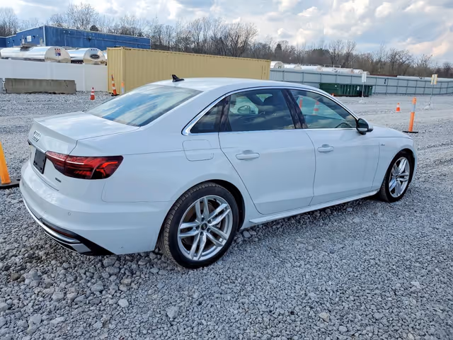 Audi A4 - фото 4