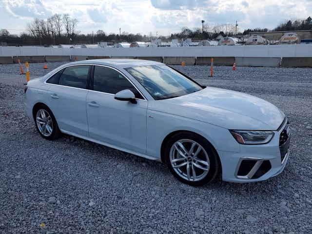 Audi A4 - фото 3