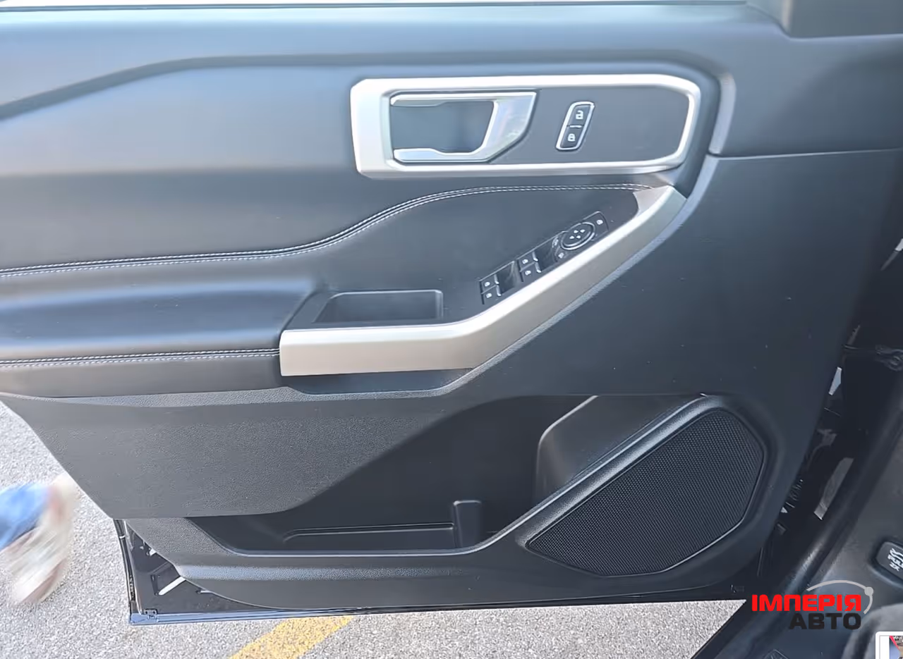 Ford Explorer - фото 7