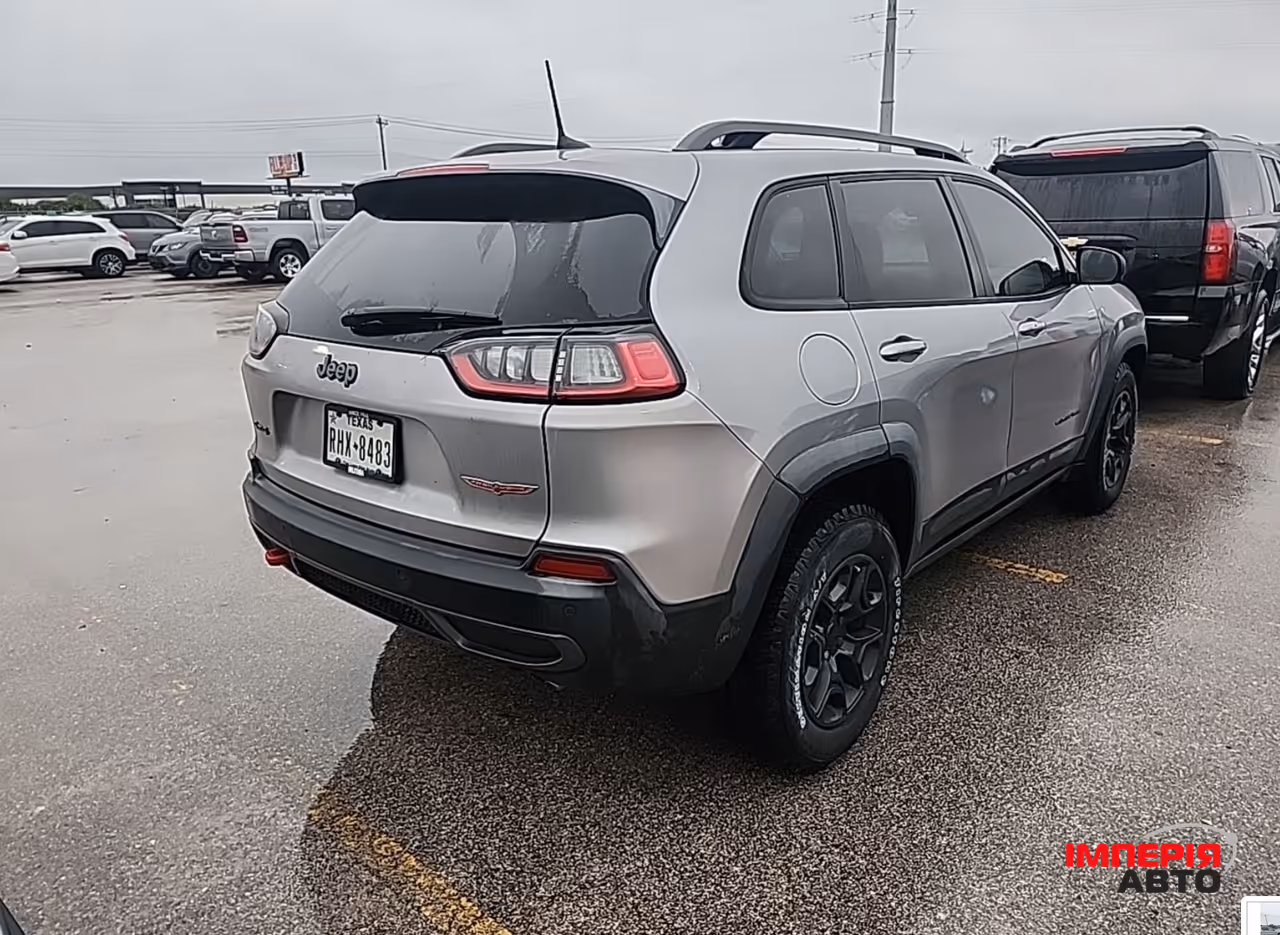 Jeep Cherokee - фото 4