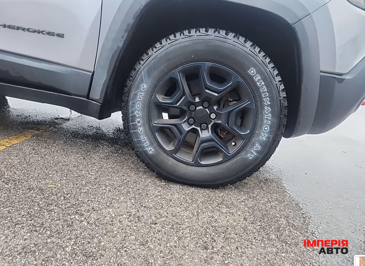 Jeep Cherokee - фото 9