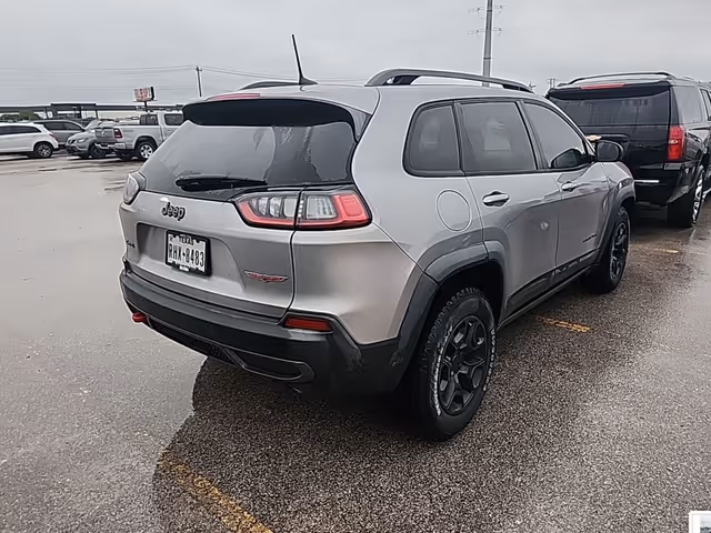 Jeep Cherokee - фото 4