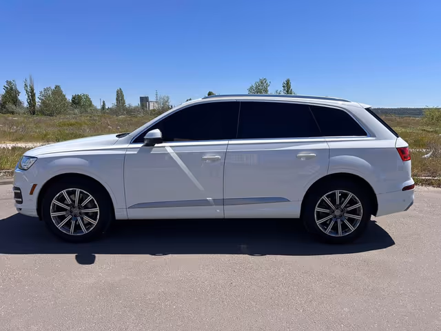 Audi Q7 - фото 4