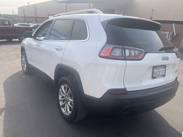 Jeep Cherokee - фото 3