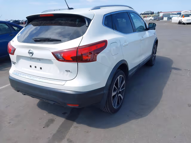 Nissan Rogue Sport - фото 4