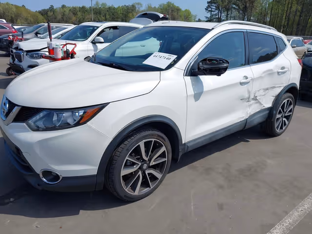 Nissan Rogue Sport - фото 1