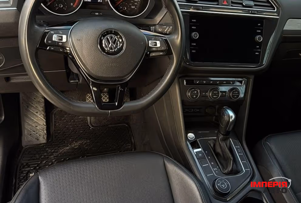 Volkswagen Tiguan - фото 6