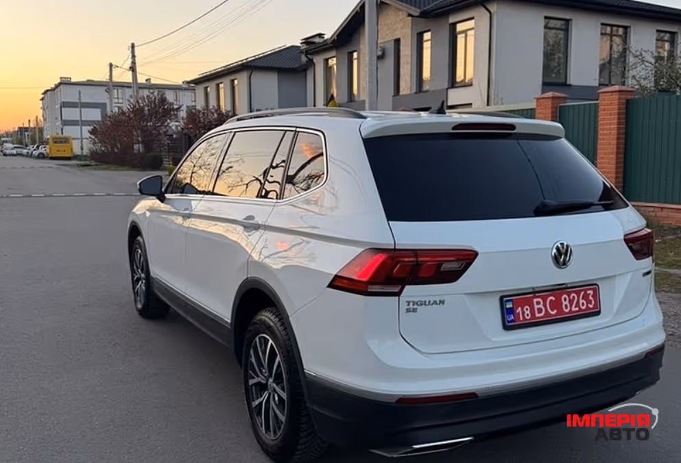 Volkswagen Tiguan - фото 4