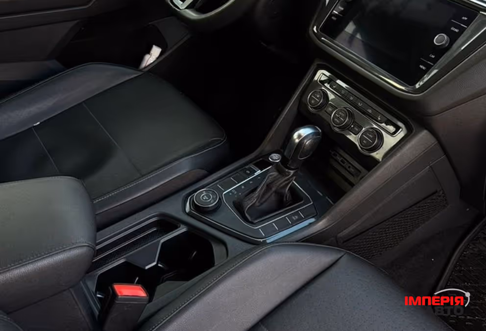 Volkswagen Tiguan - фото 5