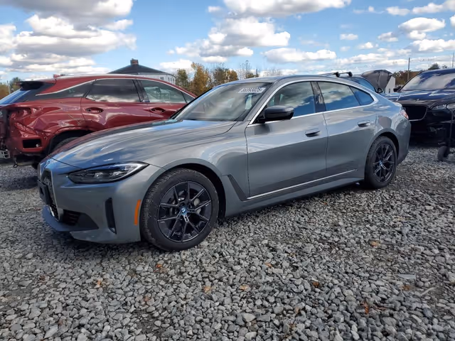 BMW i4 - фото 1