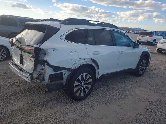 Subaru Outback - фото 3