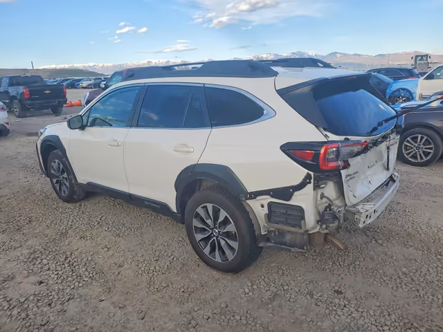 Subaru Outback - фото 2