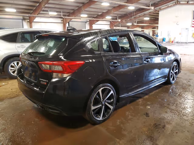 Subaru Impreza - фото 3