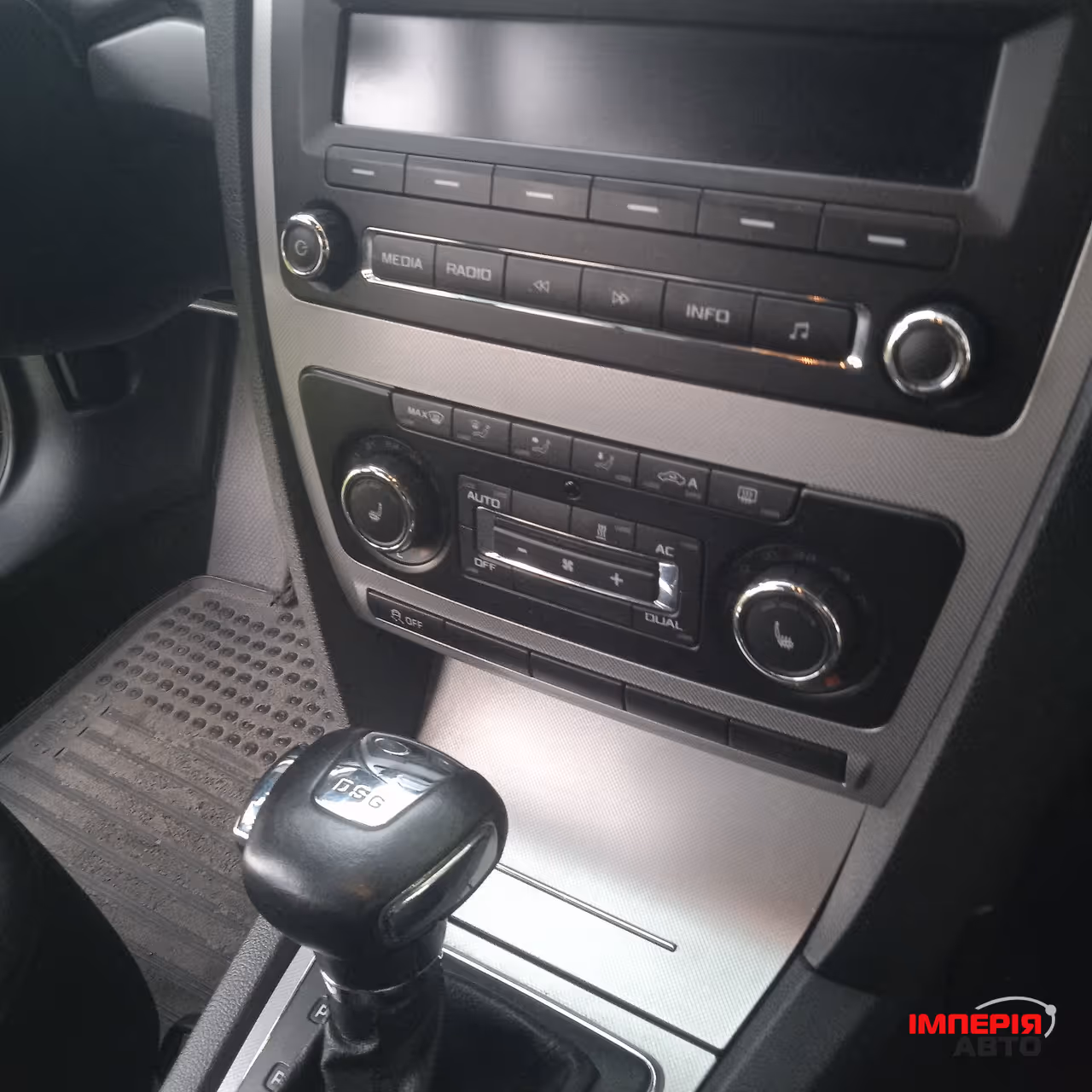 Skoda Octavia - фото 9