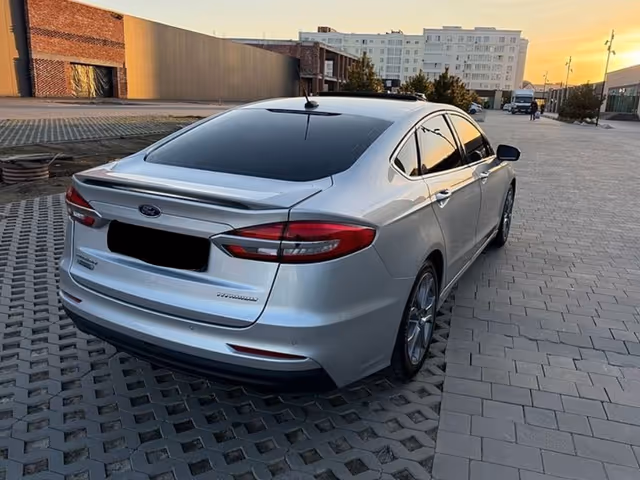 Ford Fusion USA - фото 3