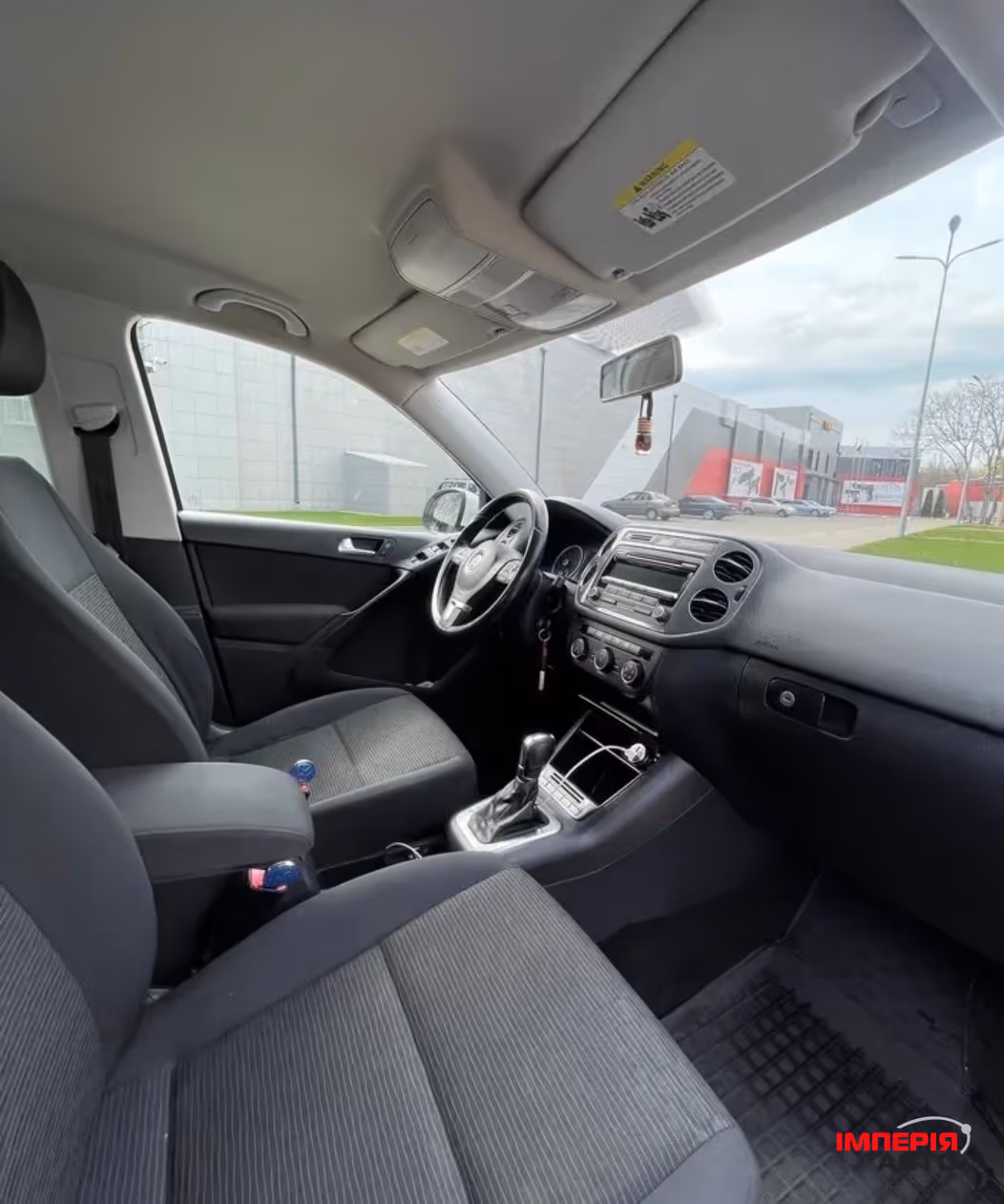 Volkswagen Tiguan - фото 11