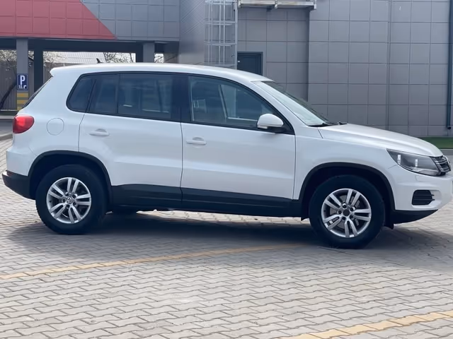 Volkswagen Tiguan - фото 3