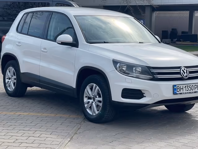 Volkswagen Tiguan - фото 2
