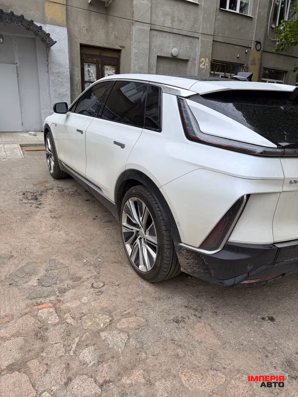 Cadillac Lyriq - фото 6