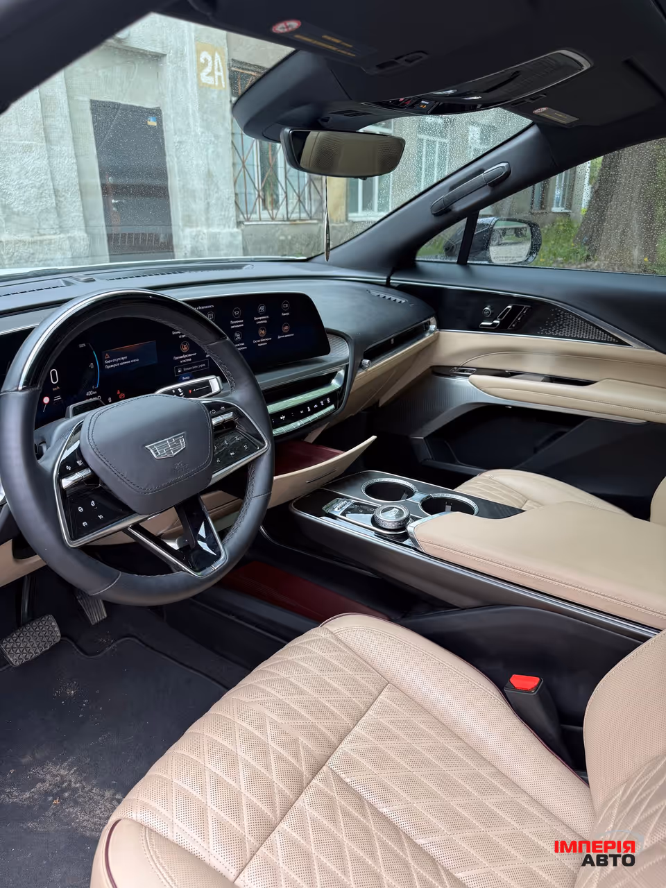 Cadillac Lyriq - фото 7