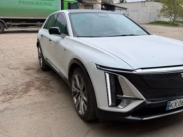 Cadillac Lyriq - фото 2