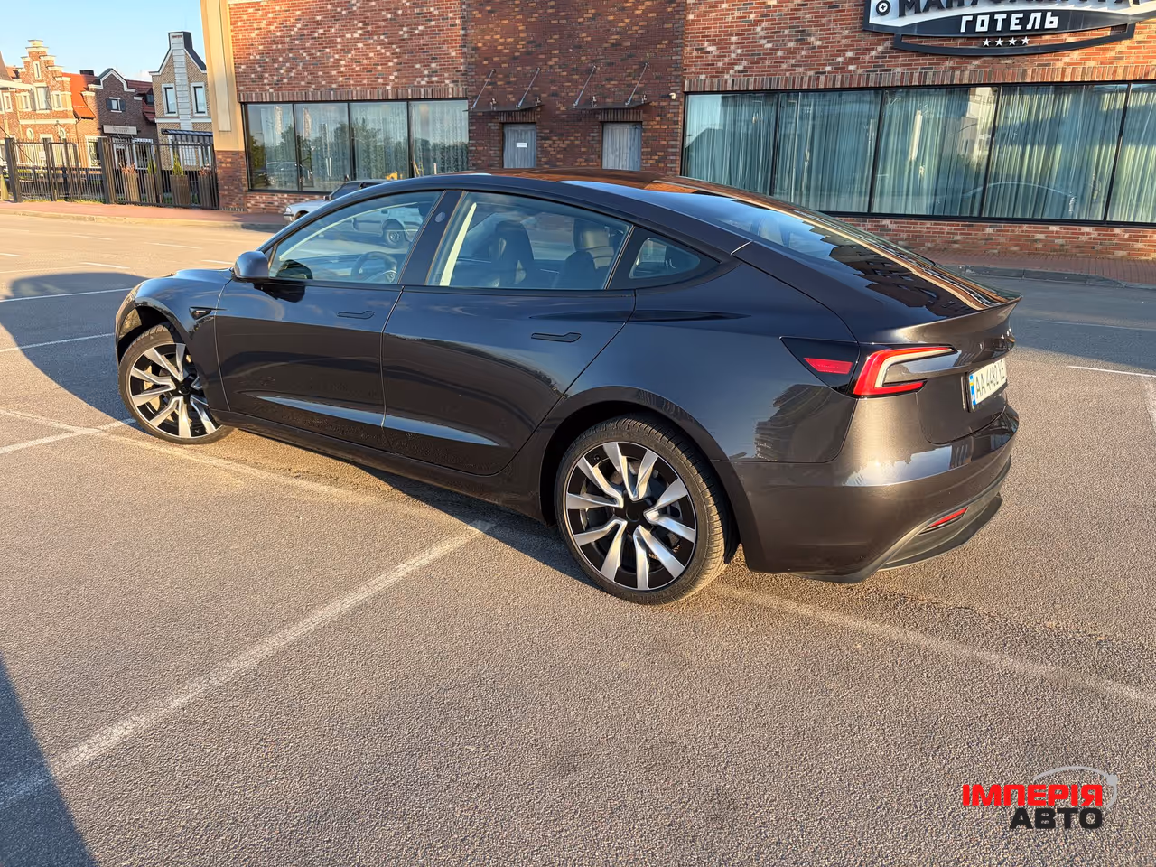 Tesla Model 3 - фото 7