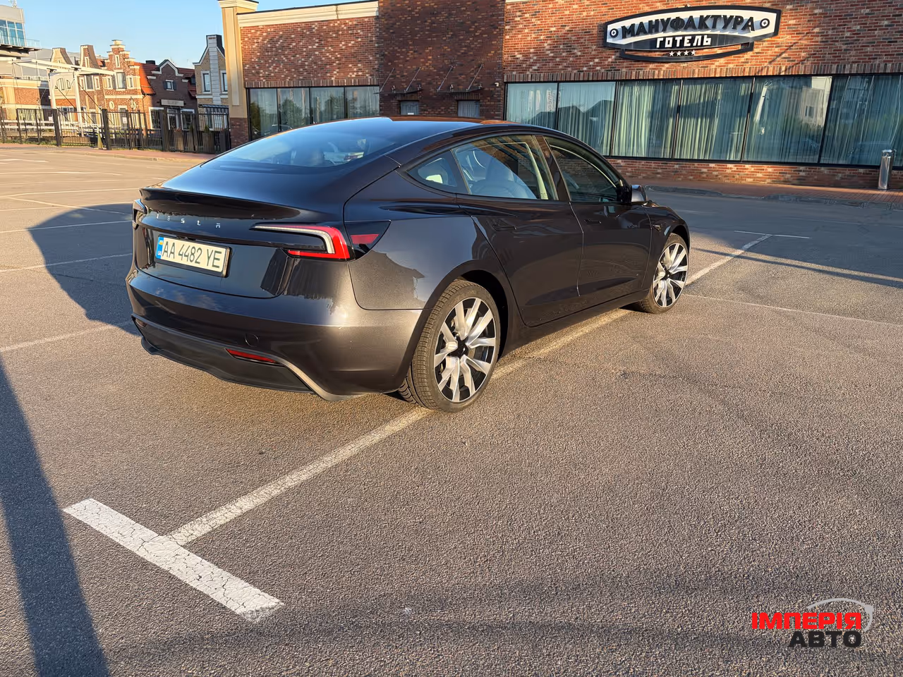 Tesla Model 3 - фото 4