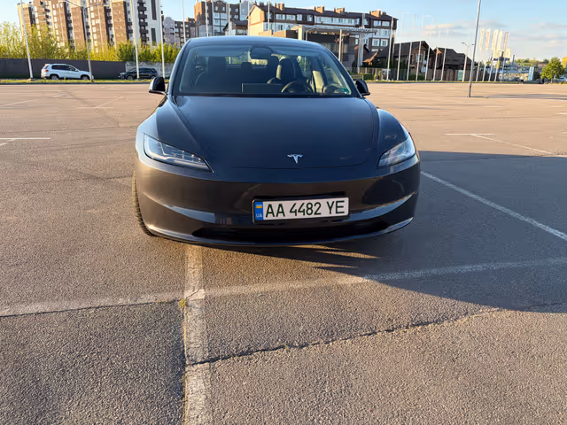 Tesla Model 3 - фото 2