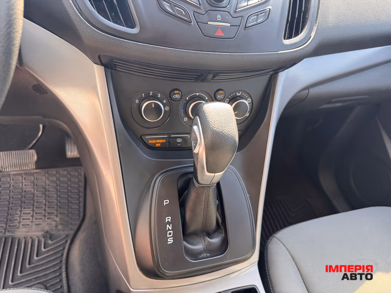 Ford Escape - фото 14