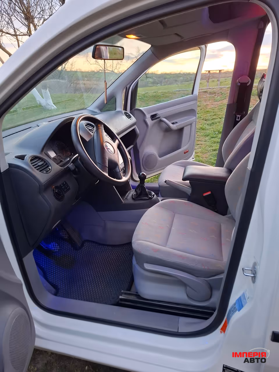 Volkswagen Caddy - фото 12