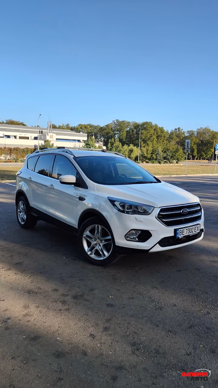 Ford Escape - фото 1