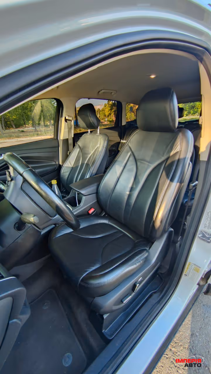 Ford Escape - фото 7