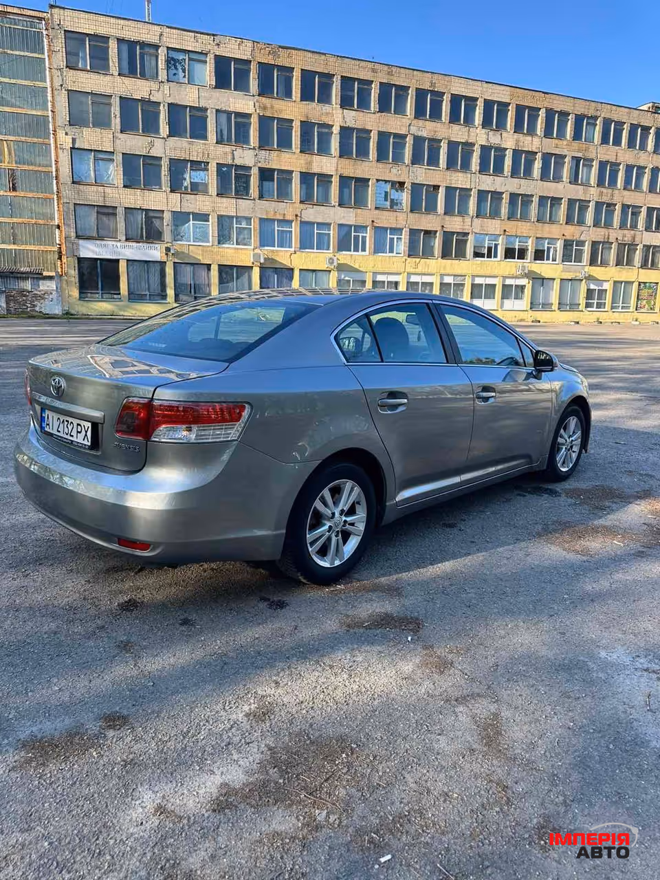 Toyota Avensis - фото 4