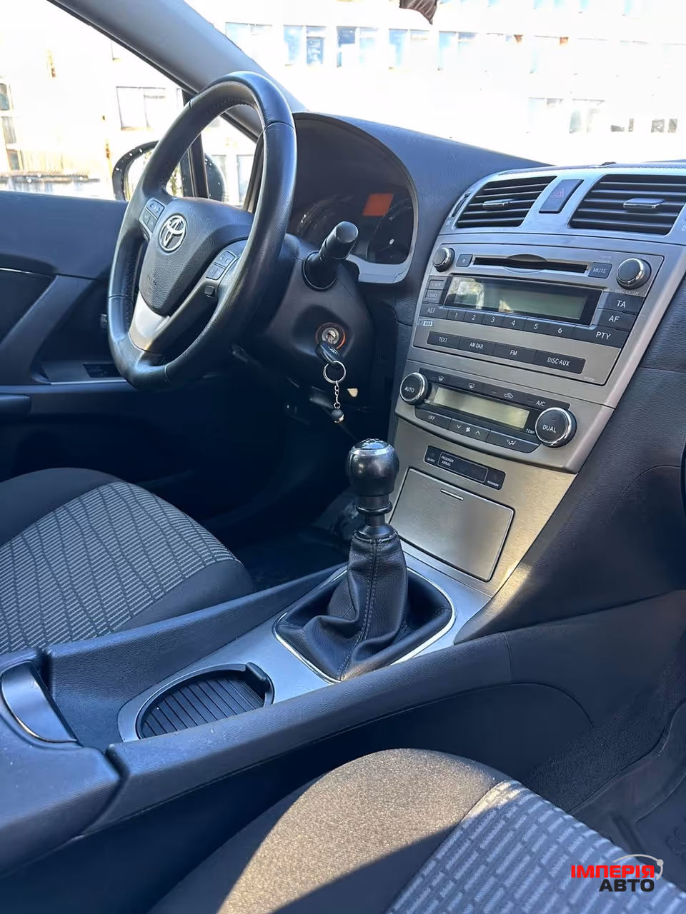 Toyota Avensis - фото 6
