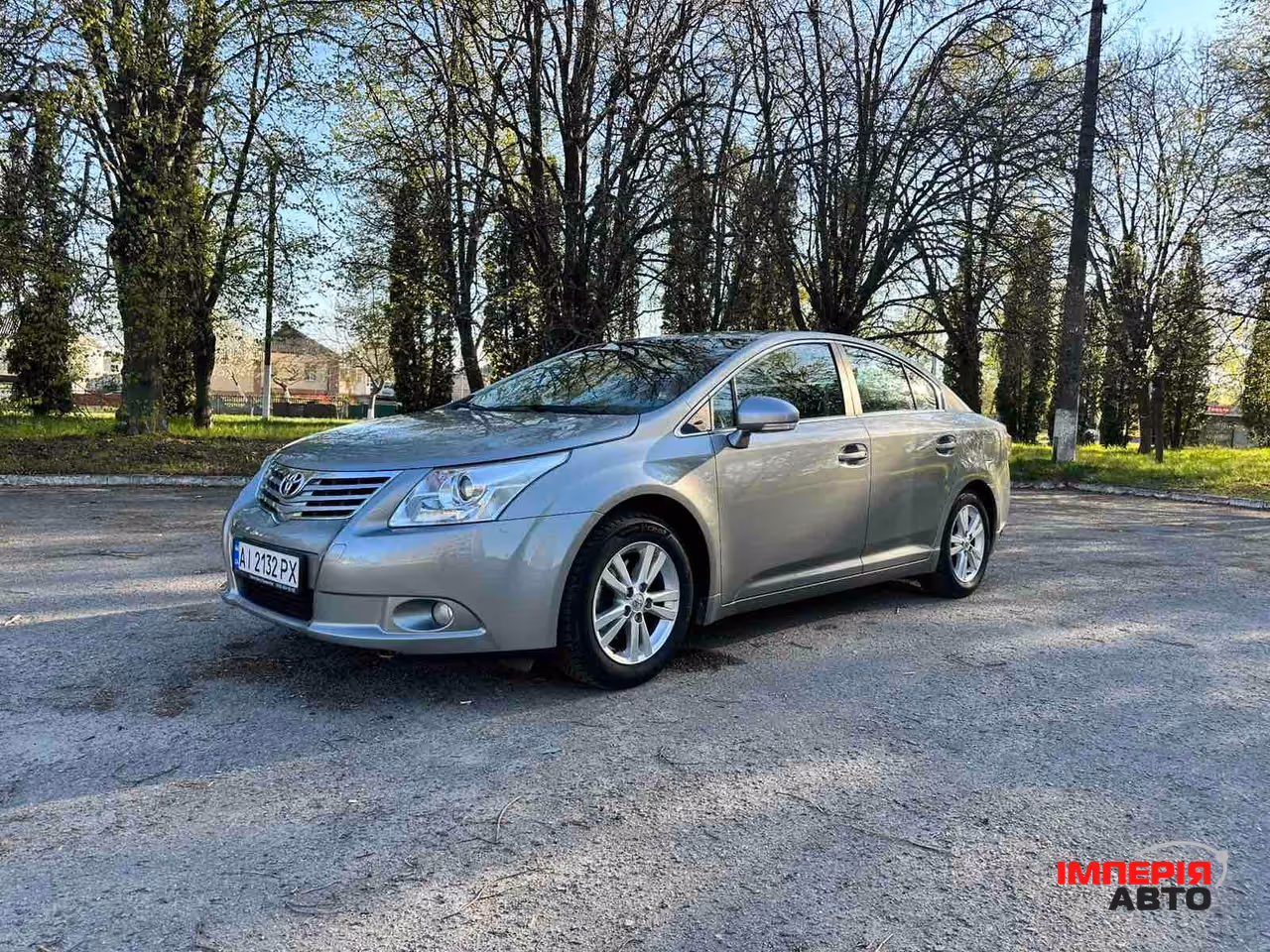 Toyota Avensis - фото 2