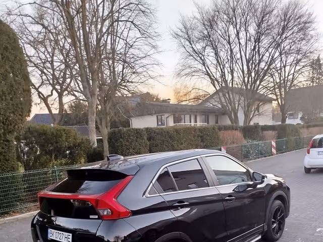 Mitsubishi Eclipse Cross - фото 3