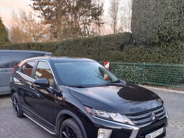 Mitsubishi Eclipse Cross - фото 1
