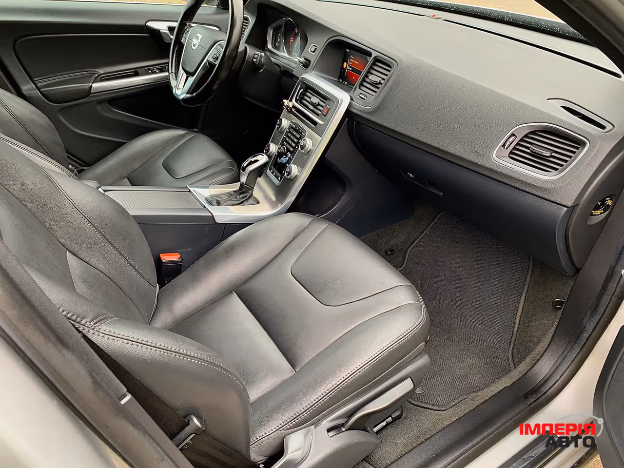 Volvo V60 - фото 18