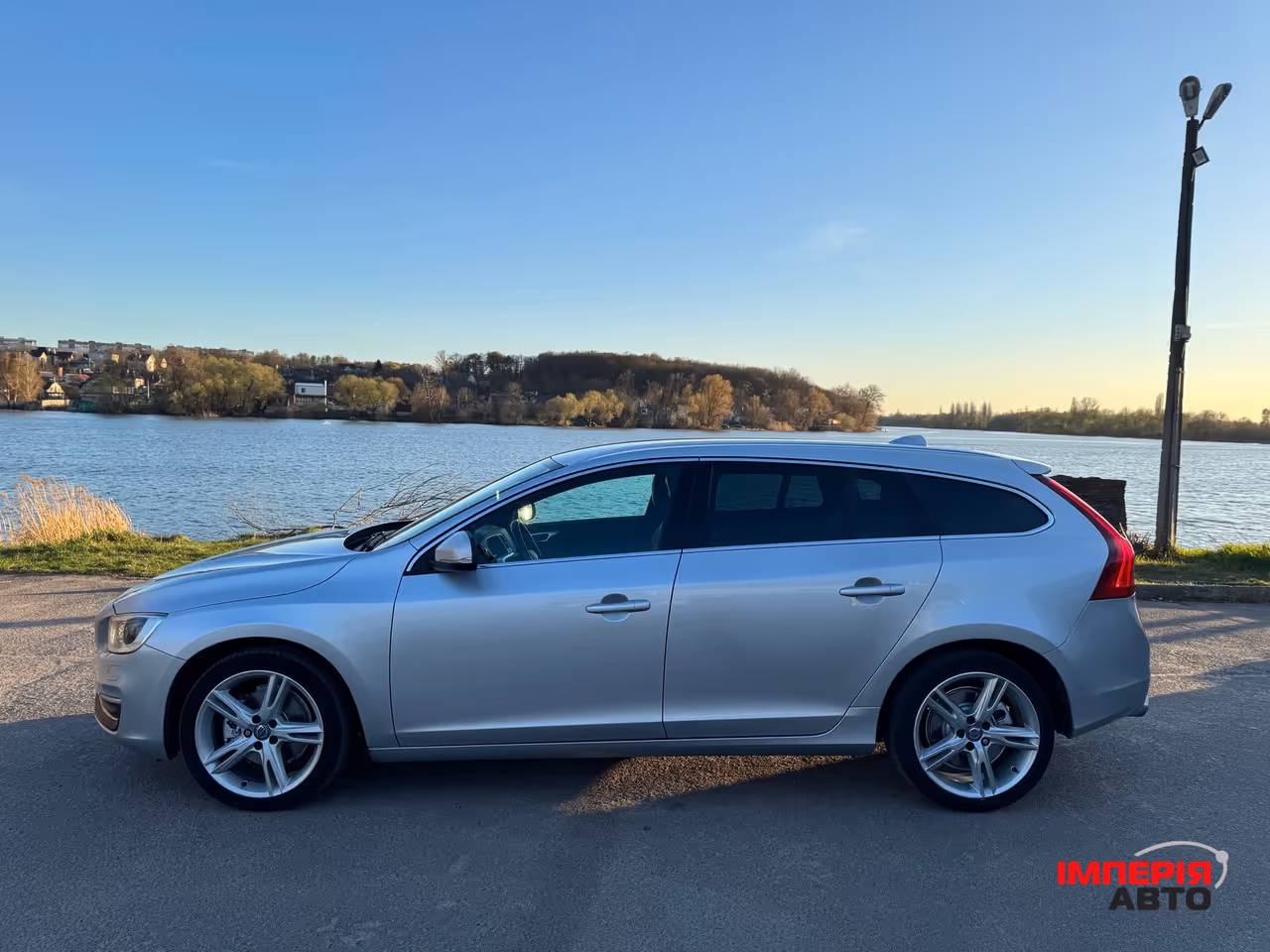 Volvo V60 - фото 9
