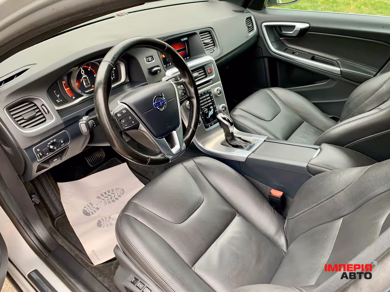 Volvo V60 - фото 12